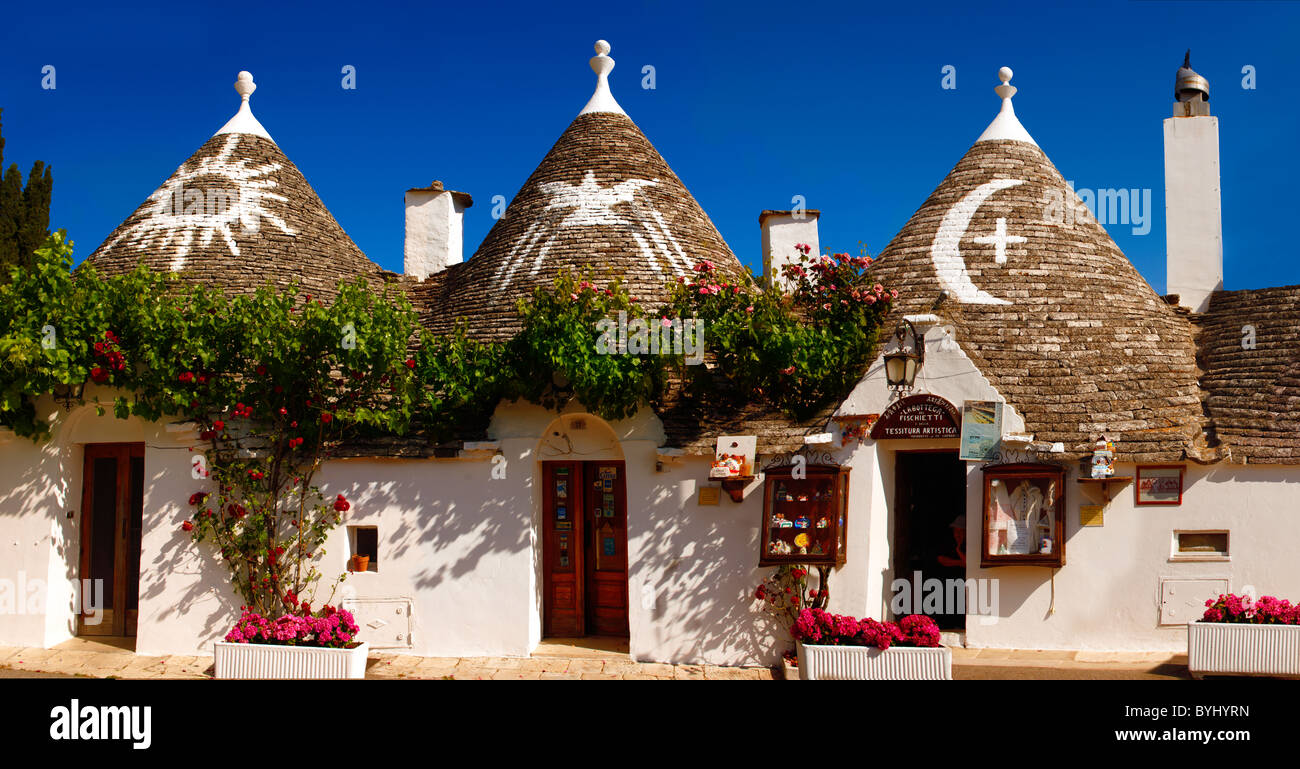 Trulli Häuser des Bereichs Rione Monti Alberobello, Apulien, Italien. Stockfoto