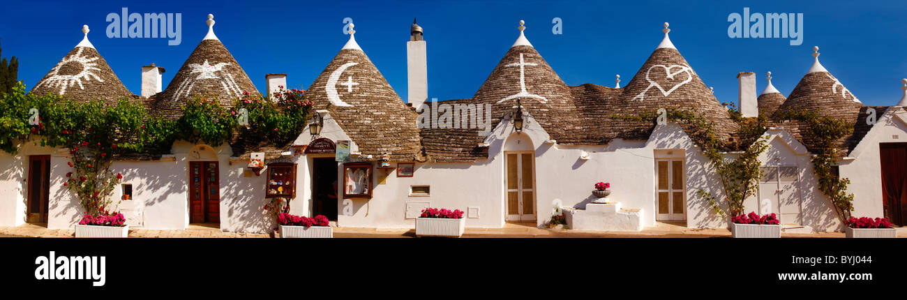 Trulli Häuser des Bereichs Rione Monti Alberobello, Apulien, Italien. Stockfoto