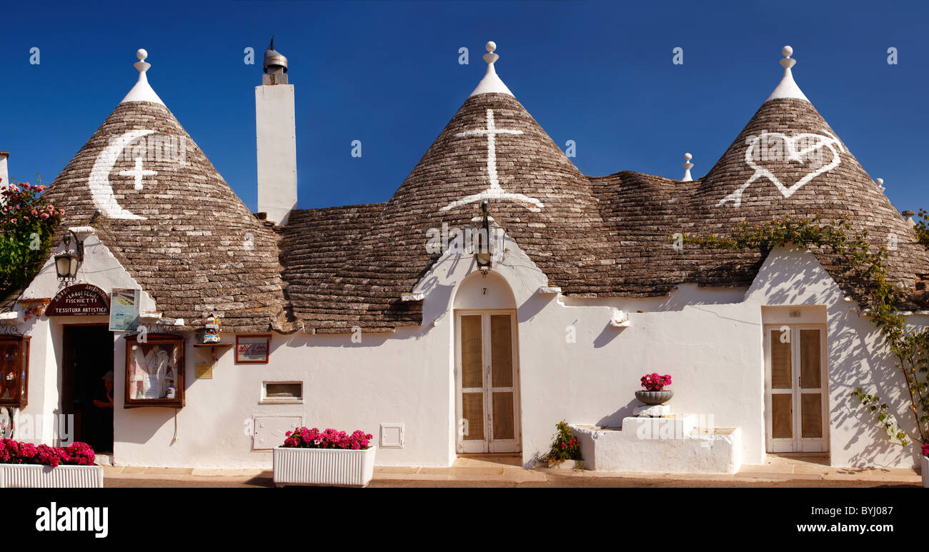 Trulli Häuser des Bereichs Rione Monti Alberobello, Apulien, Italien. Stockfoto