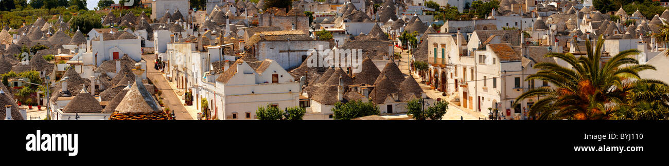 Trulli Häuser des Bereichs Rione Monti Alberobello, Apulien, Italien. Stockfoto