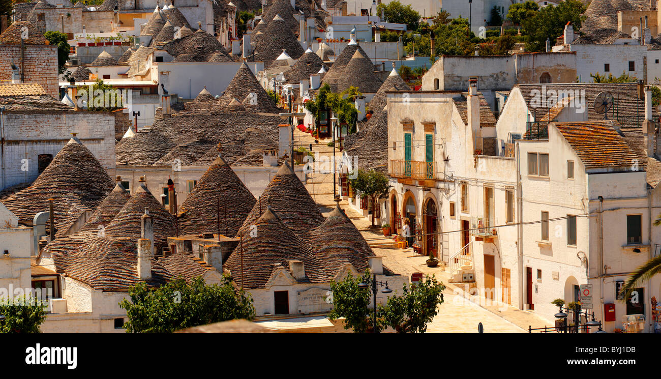 Trulli Häuser des Bereichs Rione Monti Alberobello, Apulien, Italien. Stockfoto