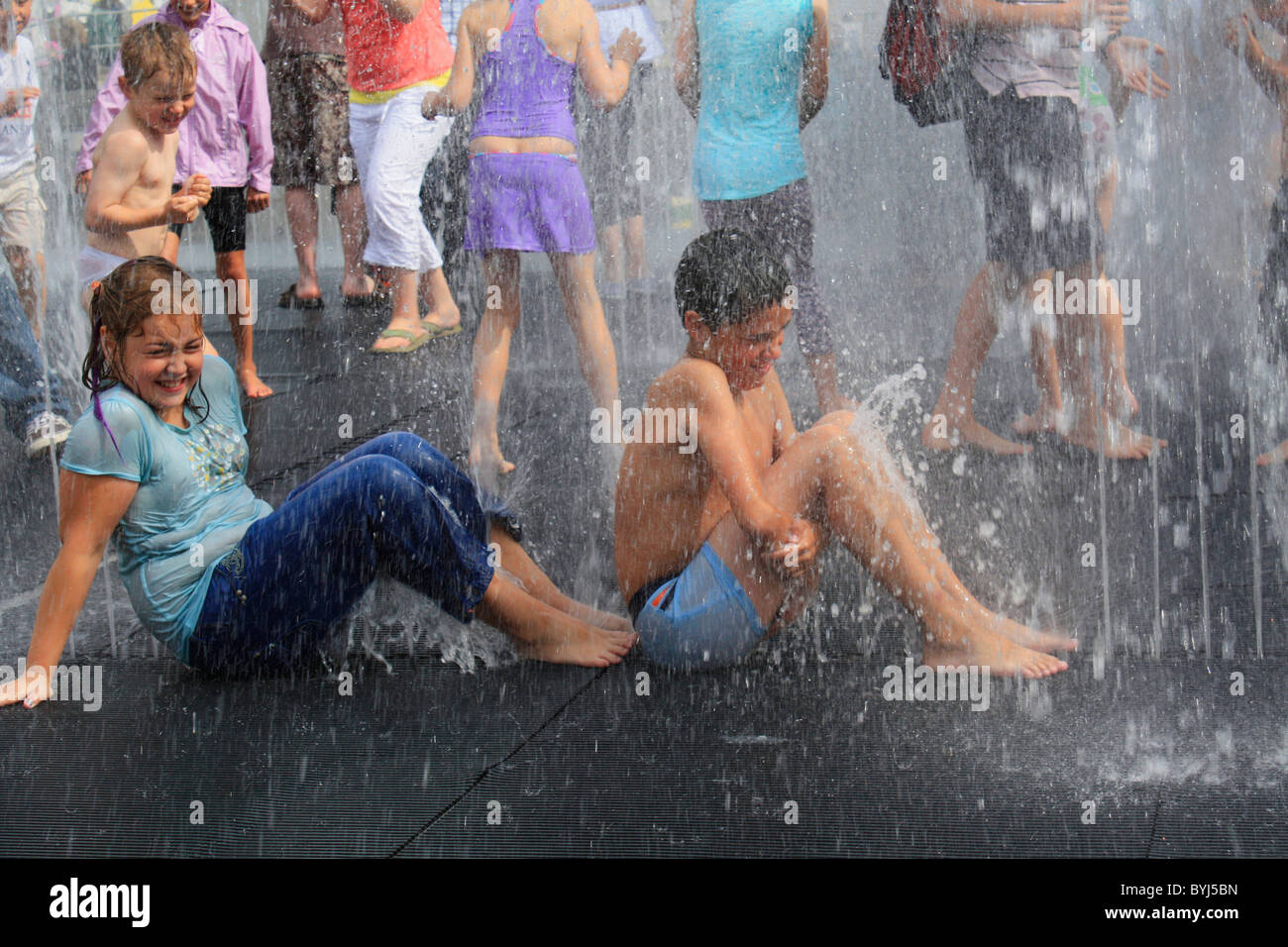 Londoner Southbank, Sommer-Brunnen Stockfoto