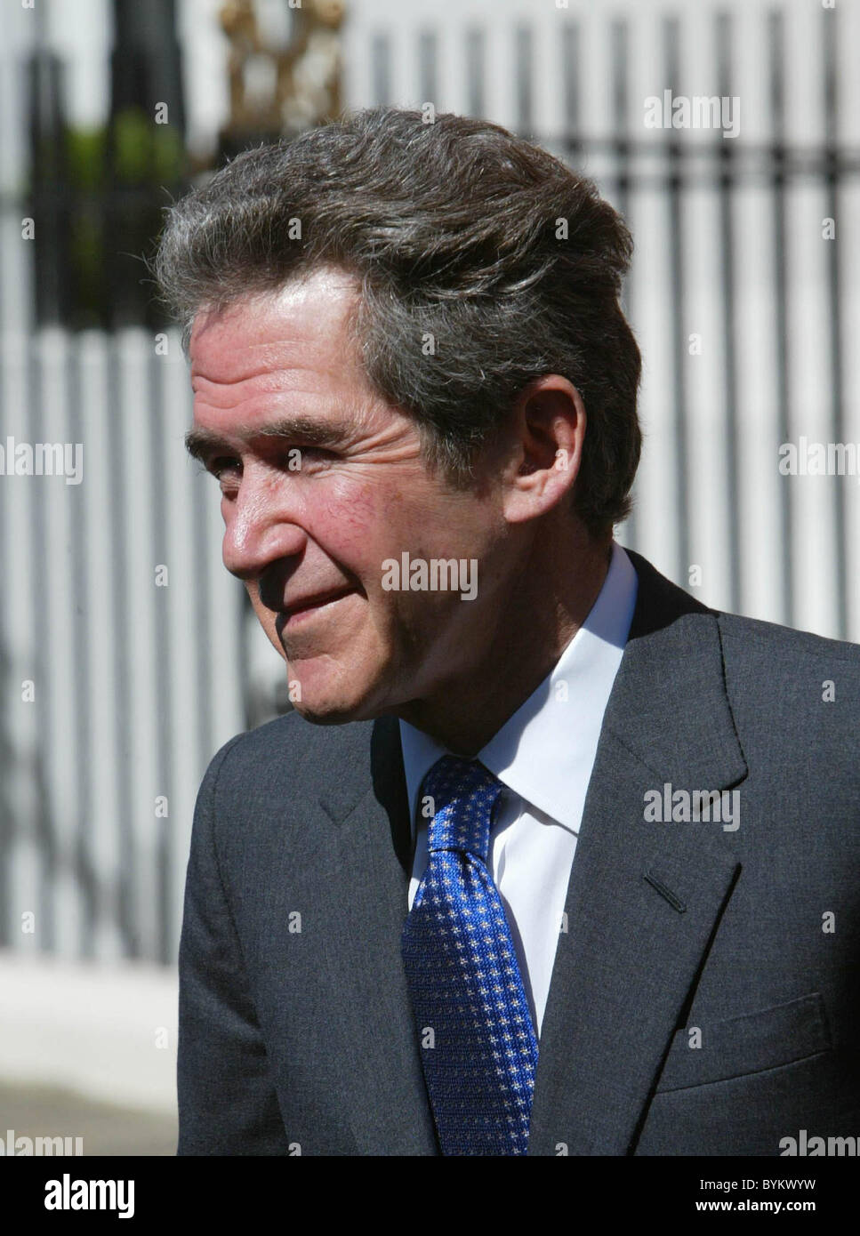 Lord Browne BP-Unternehmenszentrale nach Abgabe von seinen Rücktritt als CEO zu verlassen. Browne wurde gezwungen, nach beenden Stockfoto