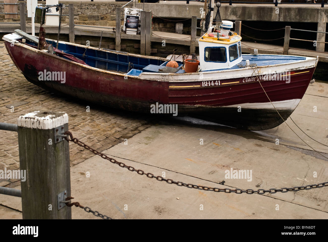 altes Fischerboot auf dem Zettel Weg Stockfoto