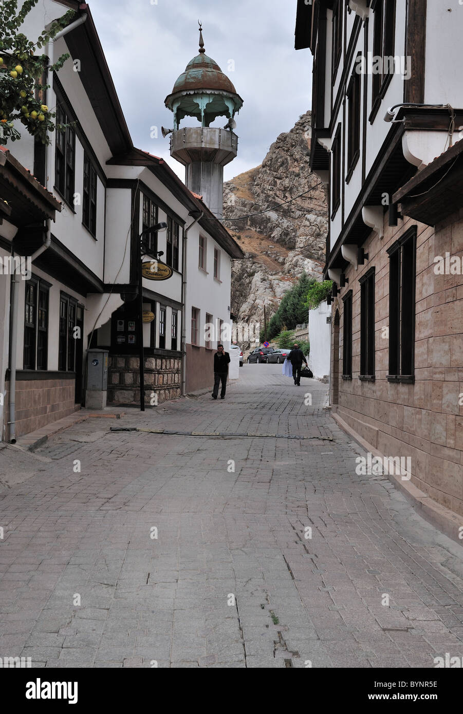 Gebäude hinter dem Green River, Amasya, Türkei 101002 38436 Stockfoto