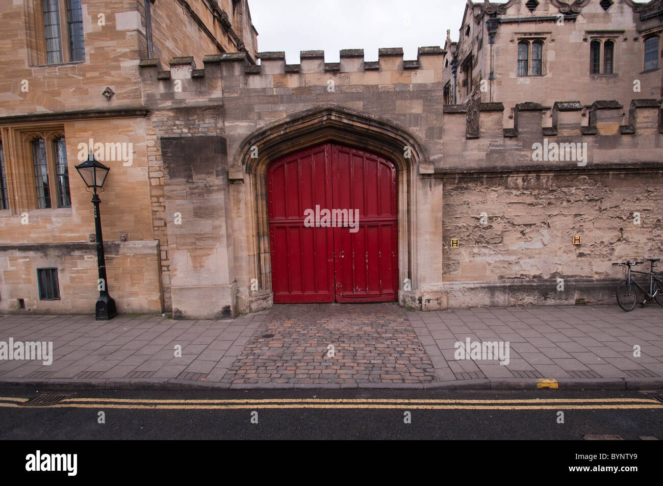 Oxford College große rote Tür Stockfoto