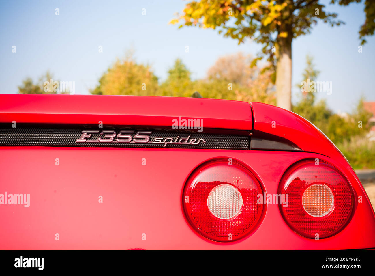 Nahaufnahme von Ferrari F355 Rücklicht & Name tag Stockfoto