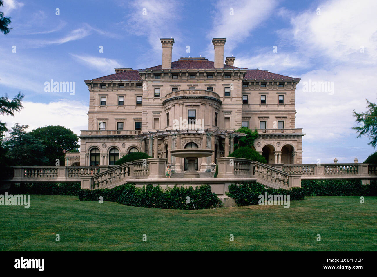 Breakers Herrenhaus Eingang Seitenansicht, Newport, Rhode Island Stockfoto