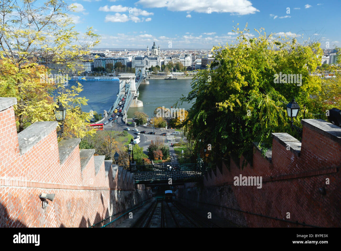 High Angle View of Budapest aus der Burgberg-Seilbahn Stockfoto