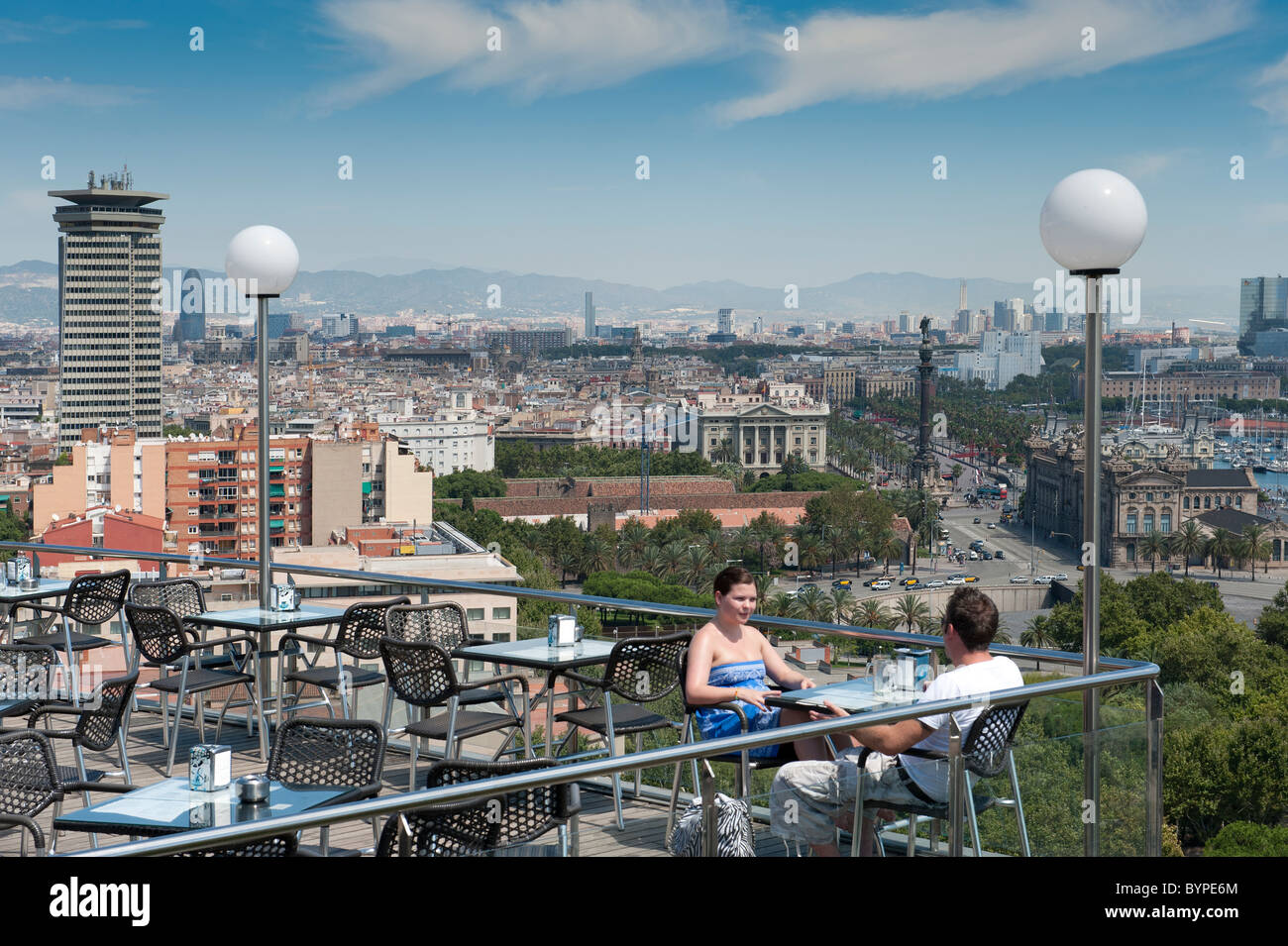 Cafe mit Blick über Barcelona Stockfoto
