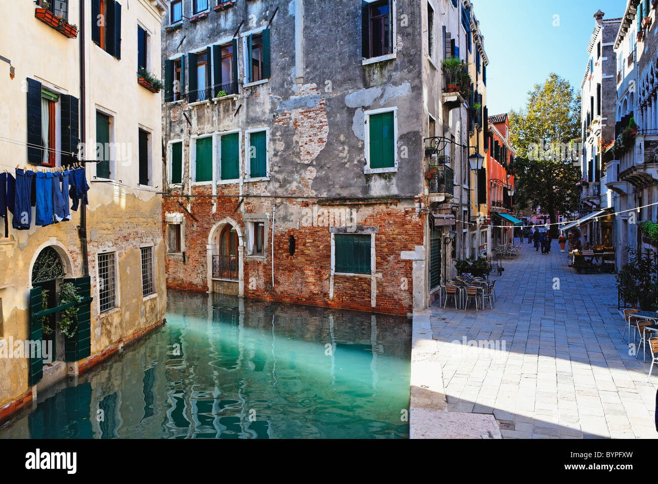 Morgenlicht in Venedig, Santa Croce, Calle Del Spezier, Venedig, Italien Stockfoto