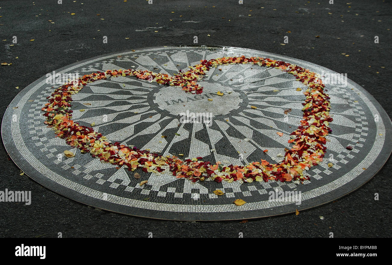 Dieses Denkmal für John Lennon liegt am Strawberry Fields, Central Park, New York. Stockfoto