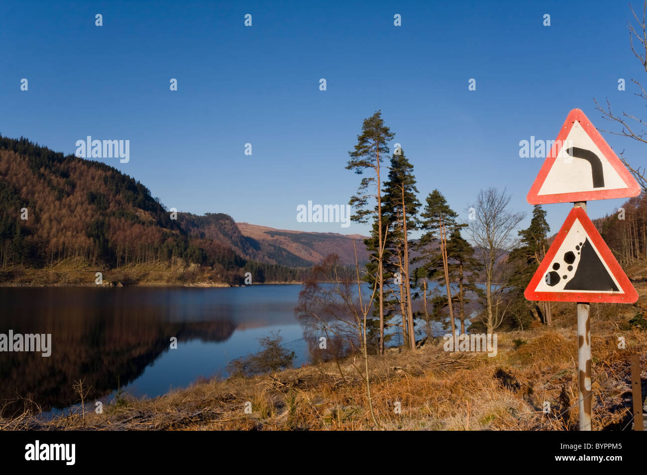 Am Straßenrand Warnzeichen auf dem Lande Stockfoto