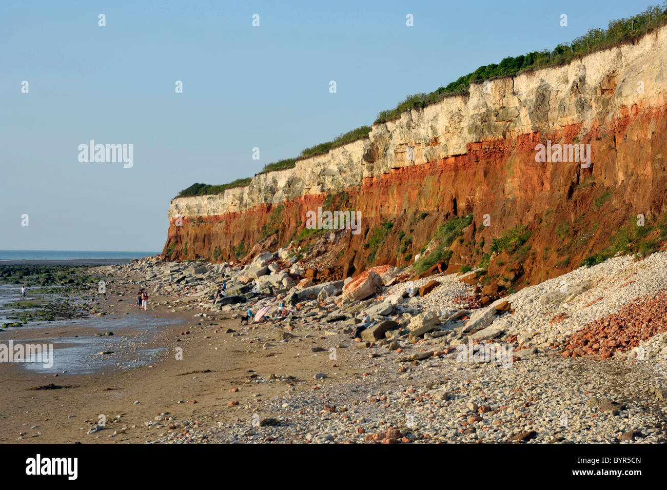 Die Klippen und Strand von Hunstanton in Norfolk. Stockfoto