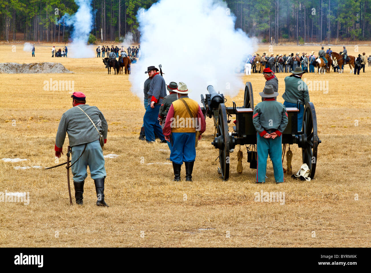 Kampfszene aus Brooksville Raid Reenactment in Florida. American Civil