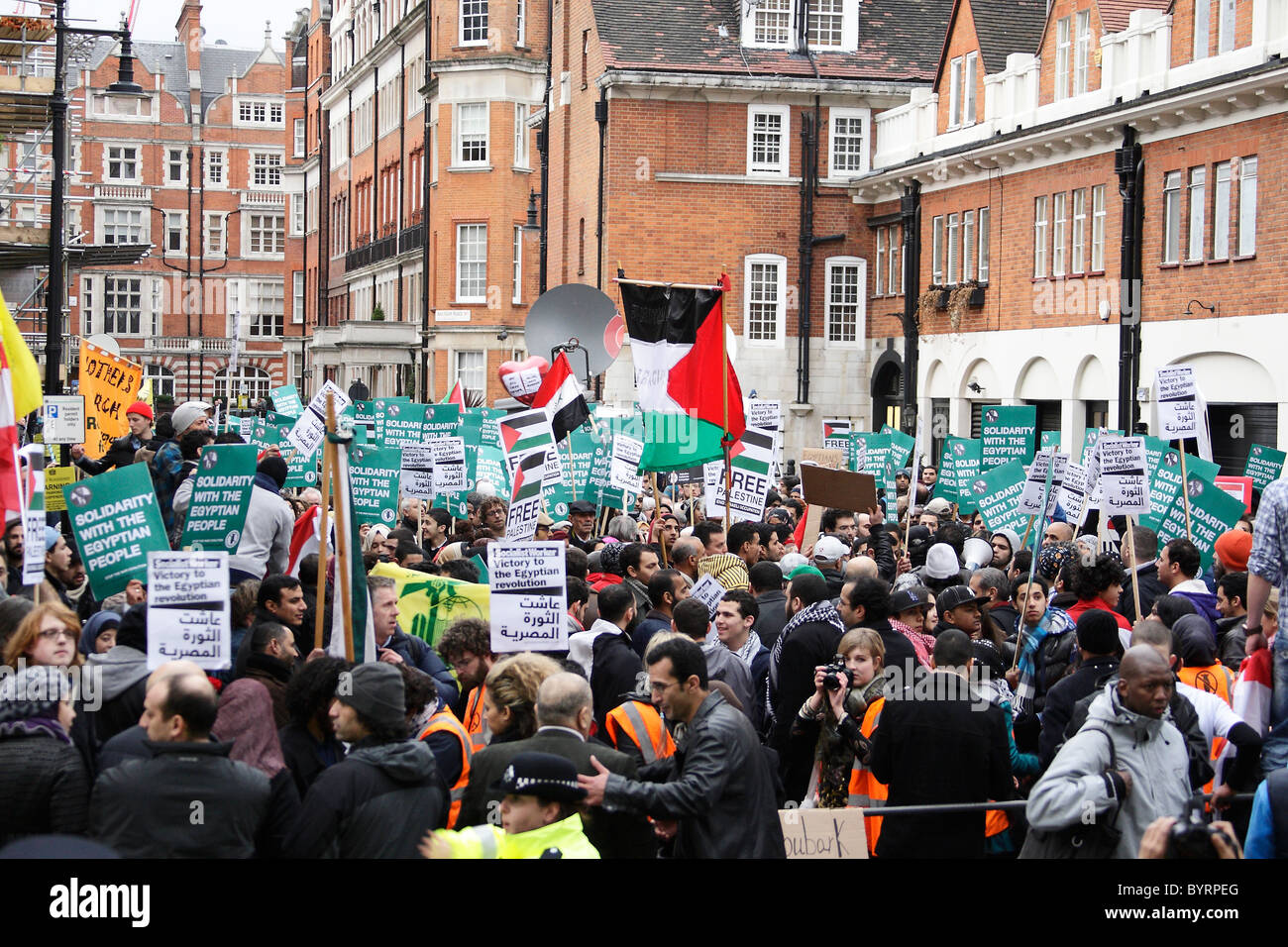 Massenprotest außerhalb der ägyptischen Botschaft in London Stockfoto