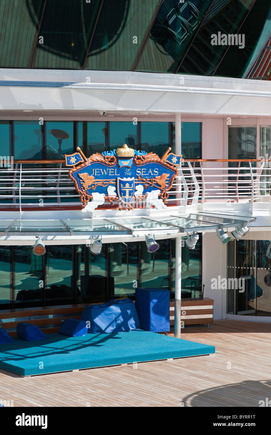 Zeichen auf Deck Royal Caribbean Jewel of the Seas Kreuzfahrt Schiff Stockfoto