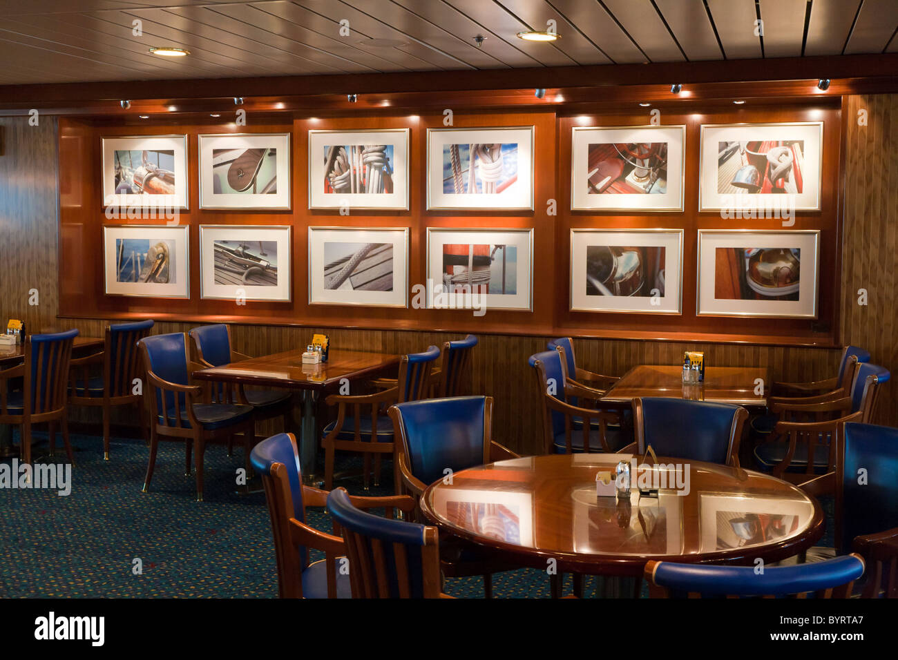 Nautische Kunstwerke im Restaurant auf Royal Caribbean Jewel der Meere Kreuzfahrtschiff. Stockfoto