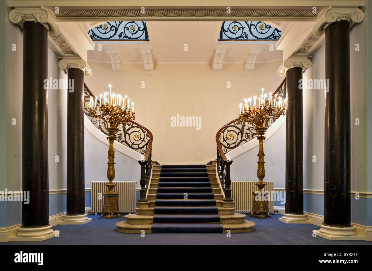 Die British Academy in Carlton House Terrace, eine ehemalige Residenz von William Gladstone. Stockfoto