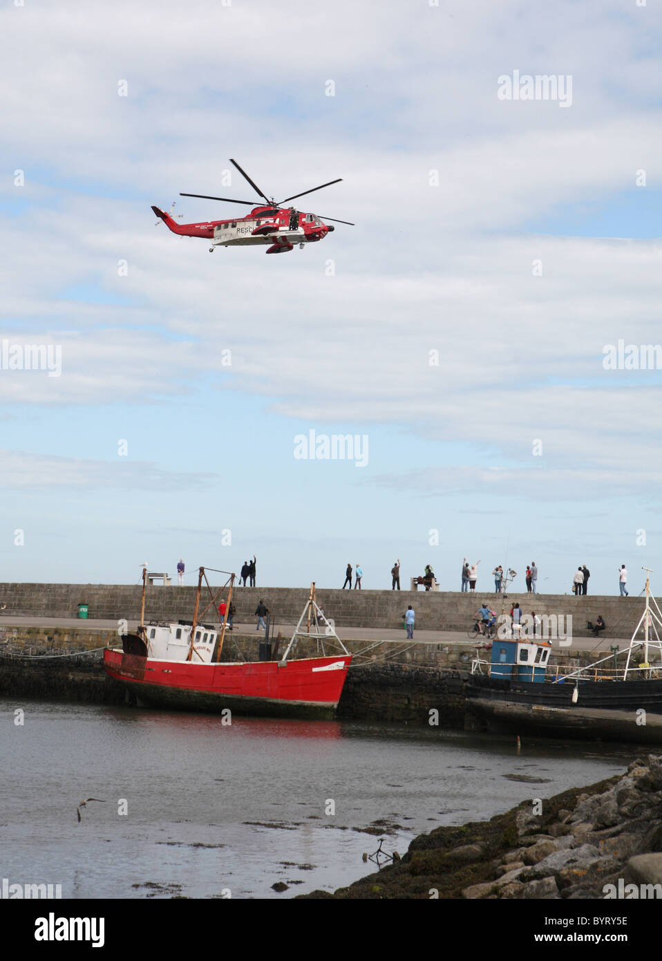 Suche und Rettung Hubschrauber Howth Harbour Irland Stockfoto