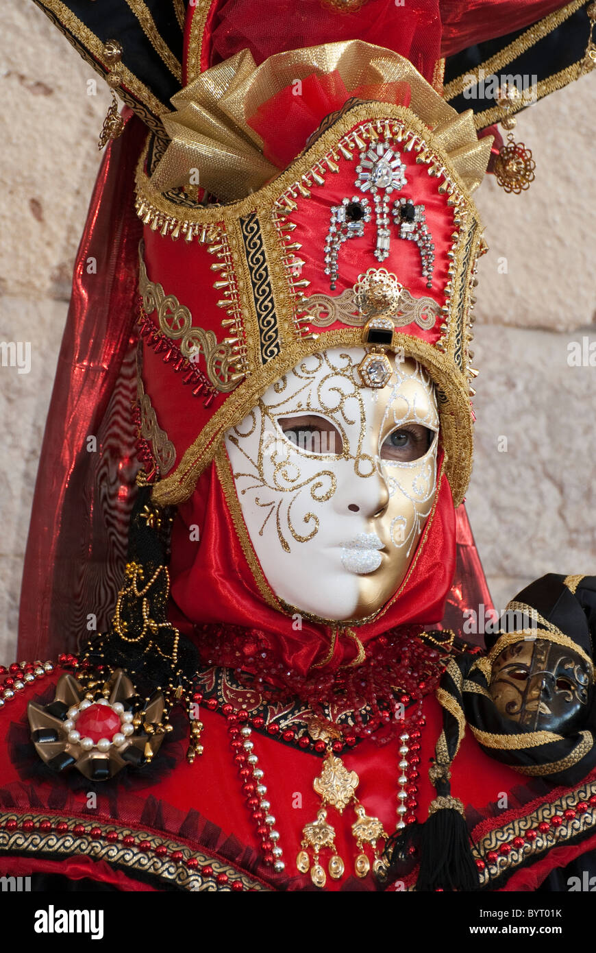 Einzelne venezianische Maske Verkleidung im Karneval Stockfoto