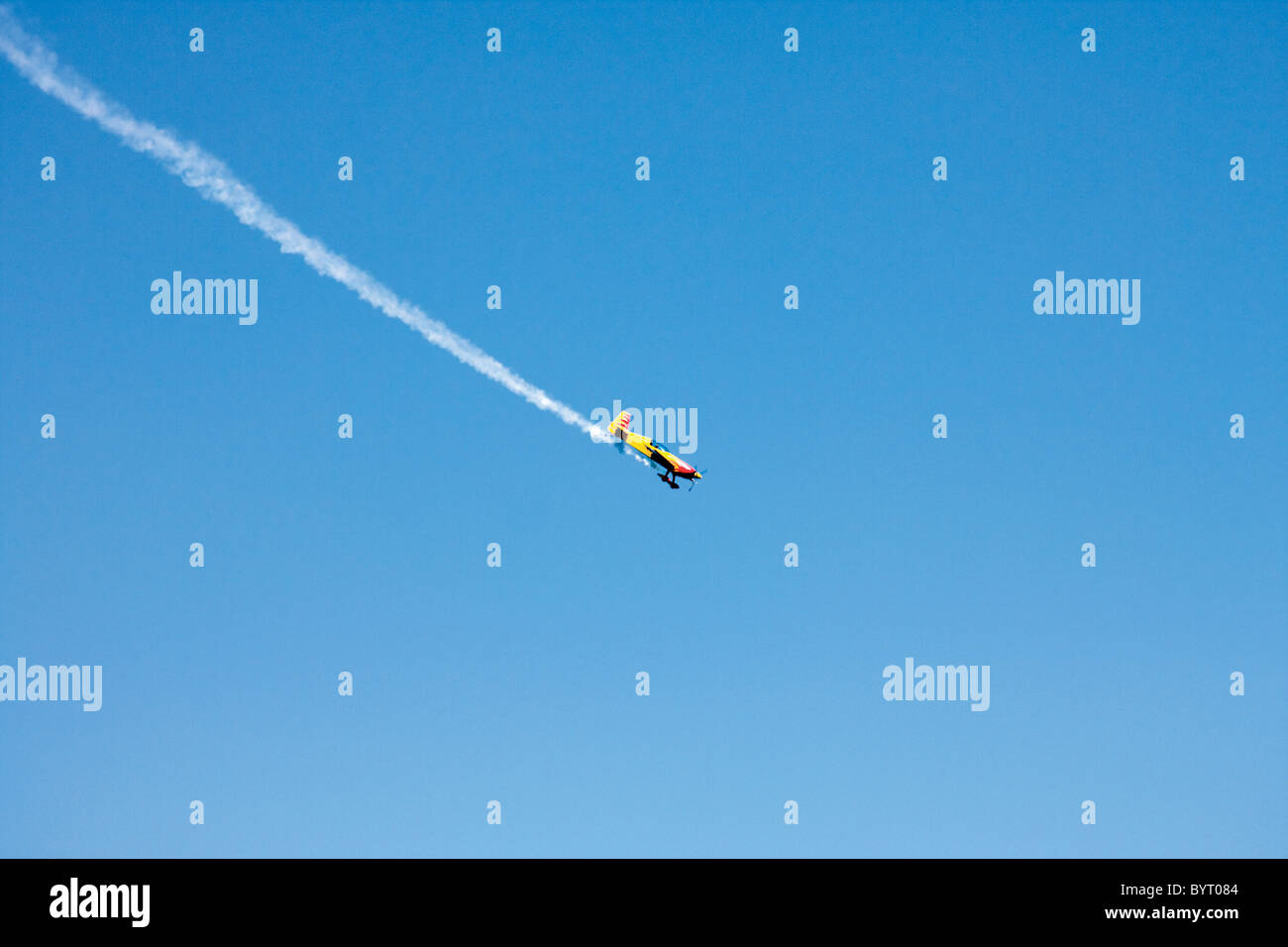 Gijón, Asturien, Spanien. Internationales Luftfestival, über dem Strand von San Lorenzo, dem repräsentativsten des Landes. Stockfoto