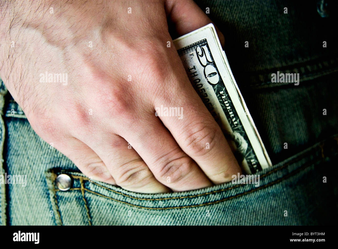 USA 50 Dollar in der Gesäßtasche der jeans Stockfoto
