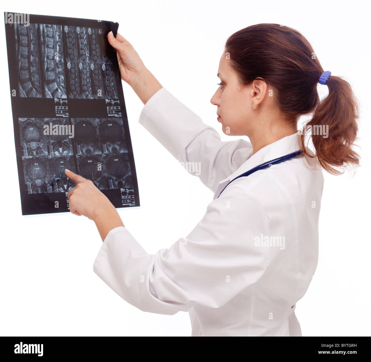 Arzt Untersuchung MRT-Film. Isoliert auf weißem Hintergrund. Stockfoto