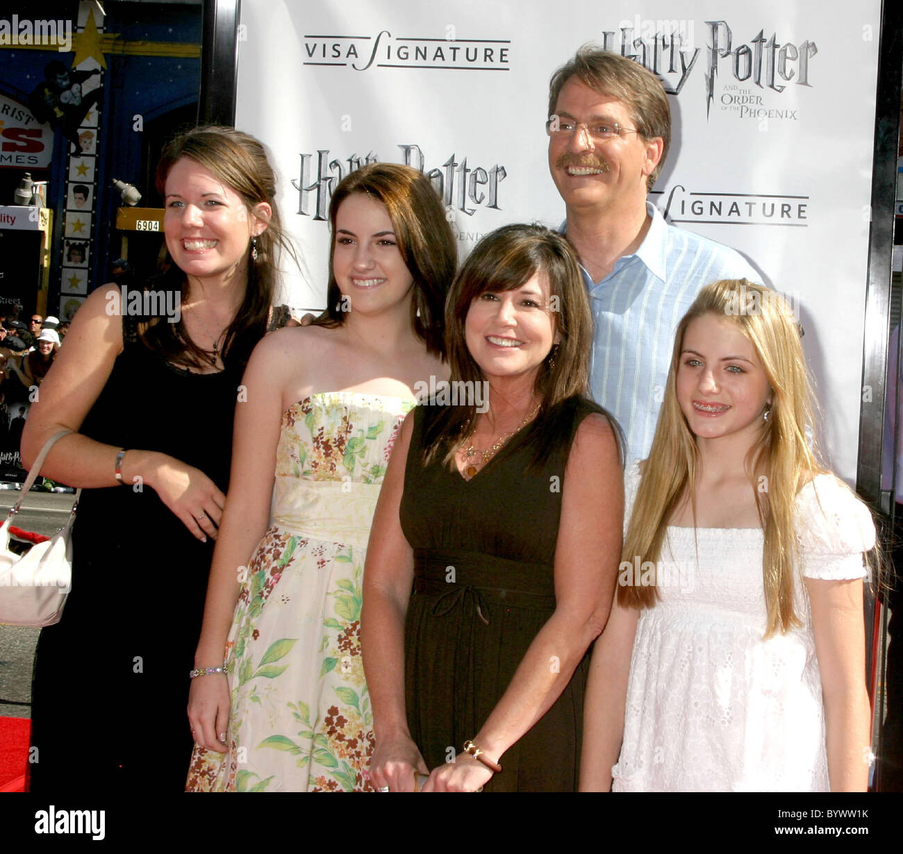 Jeff Foxworthy, Frau Pamela Gregg, Töchter Jordan Foxworthy und Juliane Foxworthy und Familienmitglied der US-premiere von Stockfoto