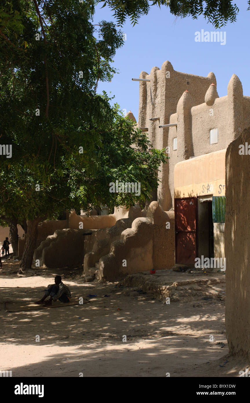 Schlamm gebaut Moschee in einem Dorf am Ufer des Flusses Niger, Mali. Stockfoto