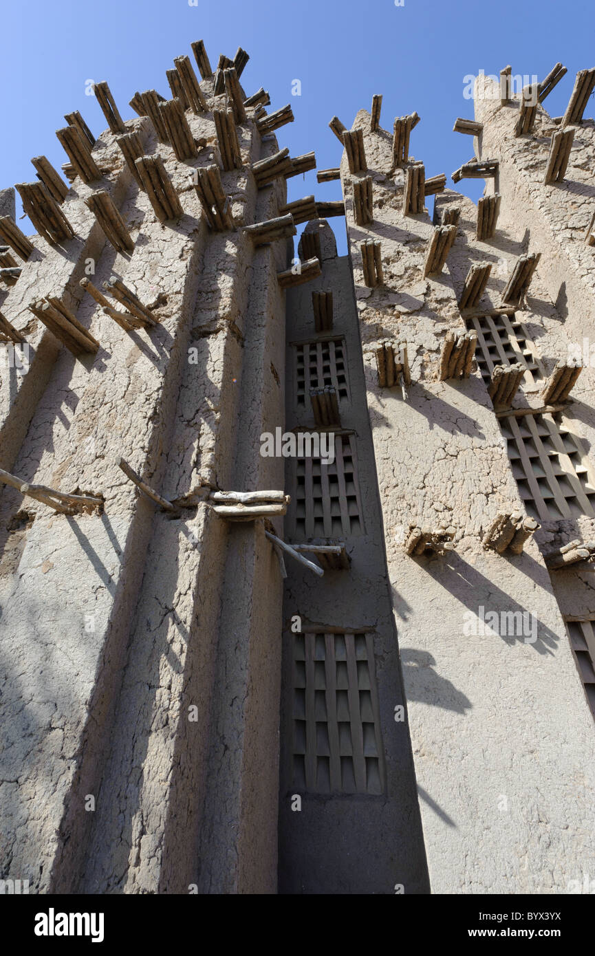 Schlamm erbauten Moschee in einem Dorf an den Ufern der "Niger-Binnendelta". Mali Stockfoto