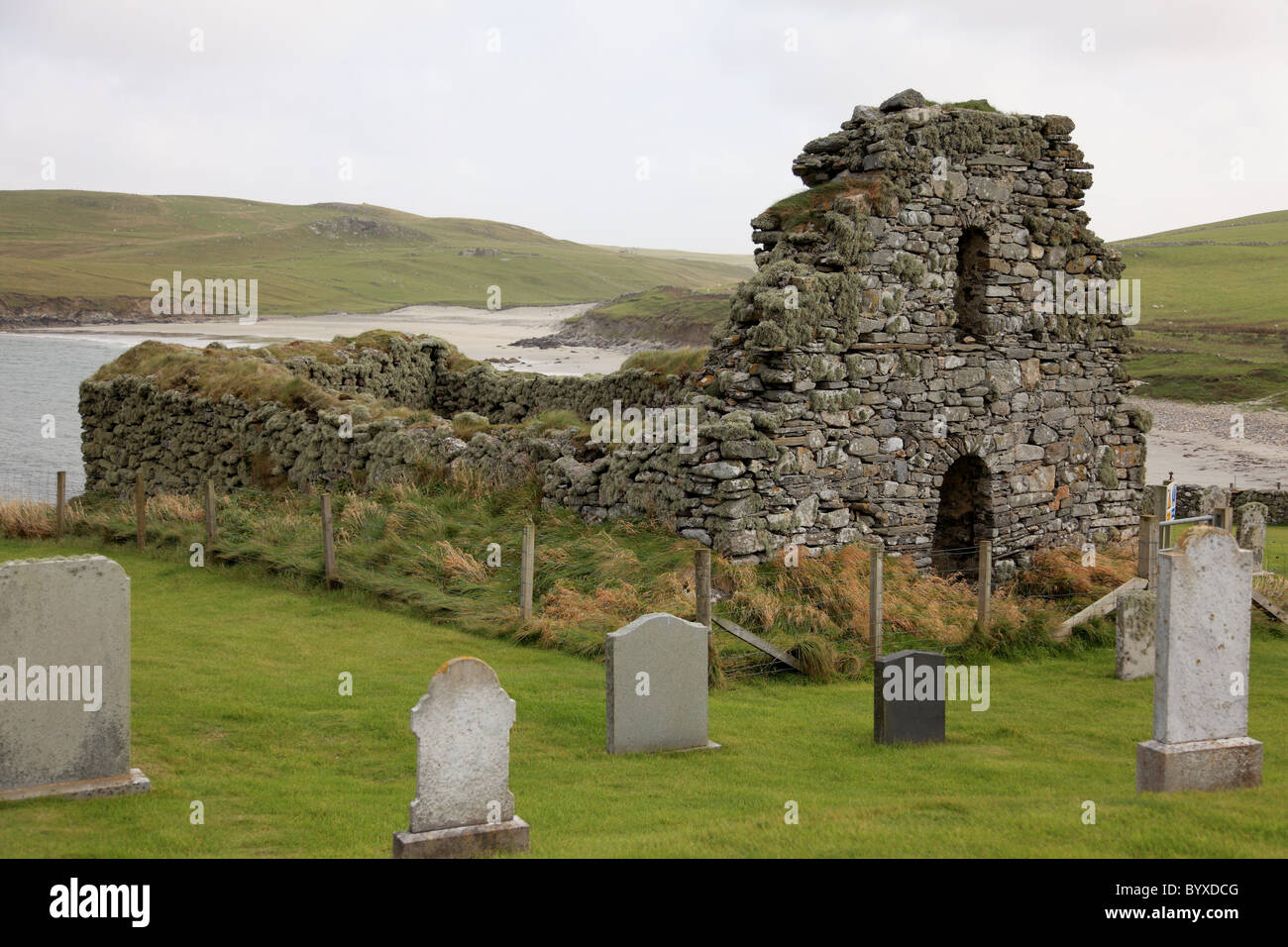Der nordischen Kirche von St. Olaf, Lunda Wick, Unst, Shetland stammt vermutlich von c1200, eine der frühesten Kirchen in Schottland Stockfoto