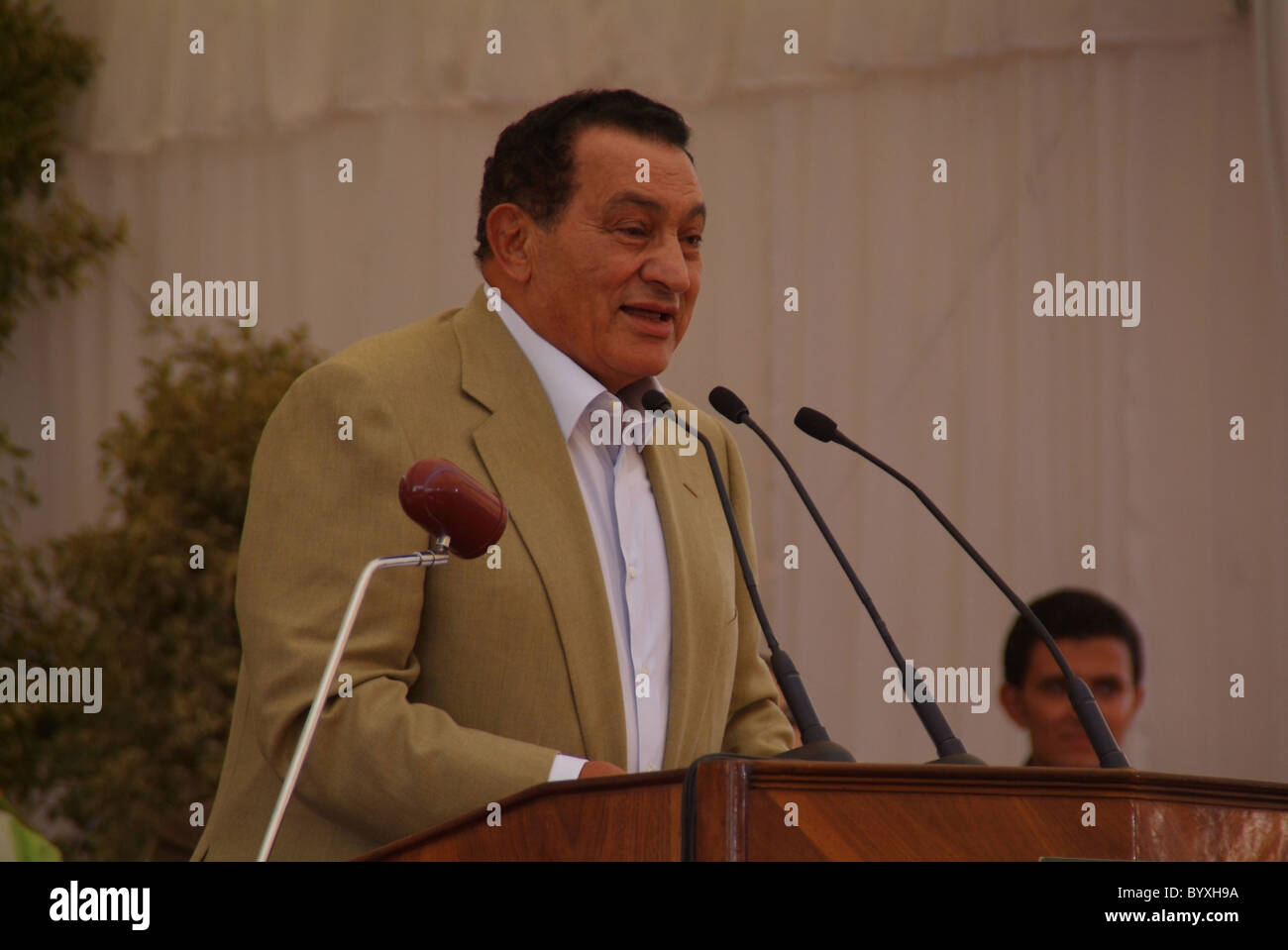 Ägyptens Präsident Hosni Mubarak auf Wahlkampftour in Minya im August 2005 wo er für eine Wiederwahl als Präsident ausgeführt wird. Stockfoto