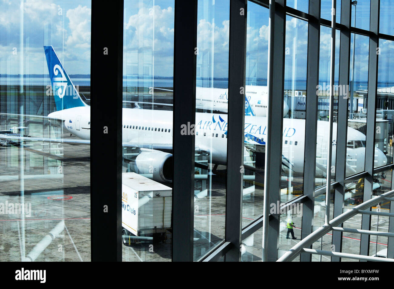 Blick auf Air New Zealand Flugzeuge geparkt in Auckland International Airport. Stockfoto