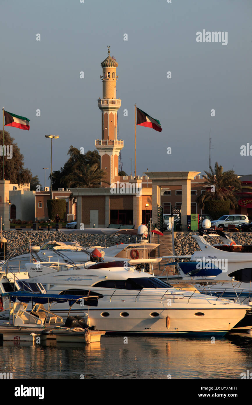 Kuwait, Kuwait-Stadt, Souk Sharq Marina, Moschee, Minarett, Stockfoto