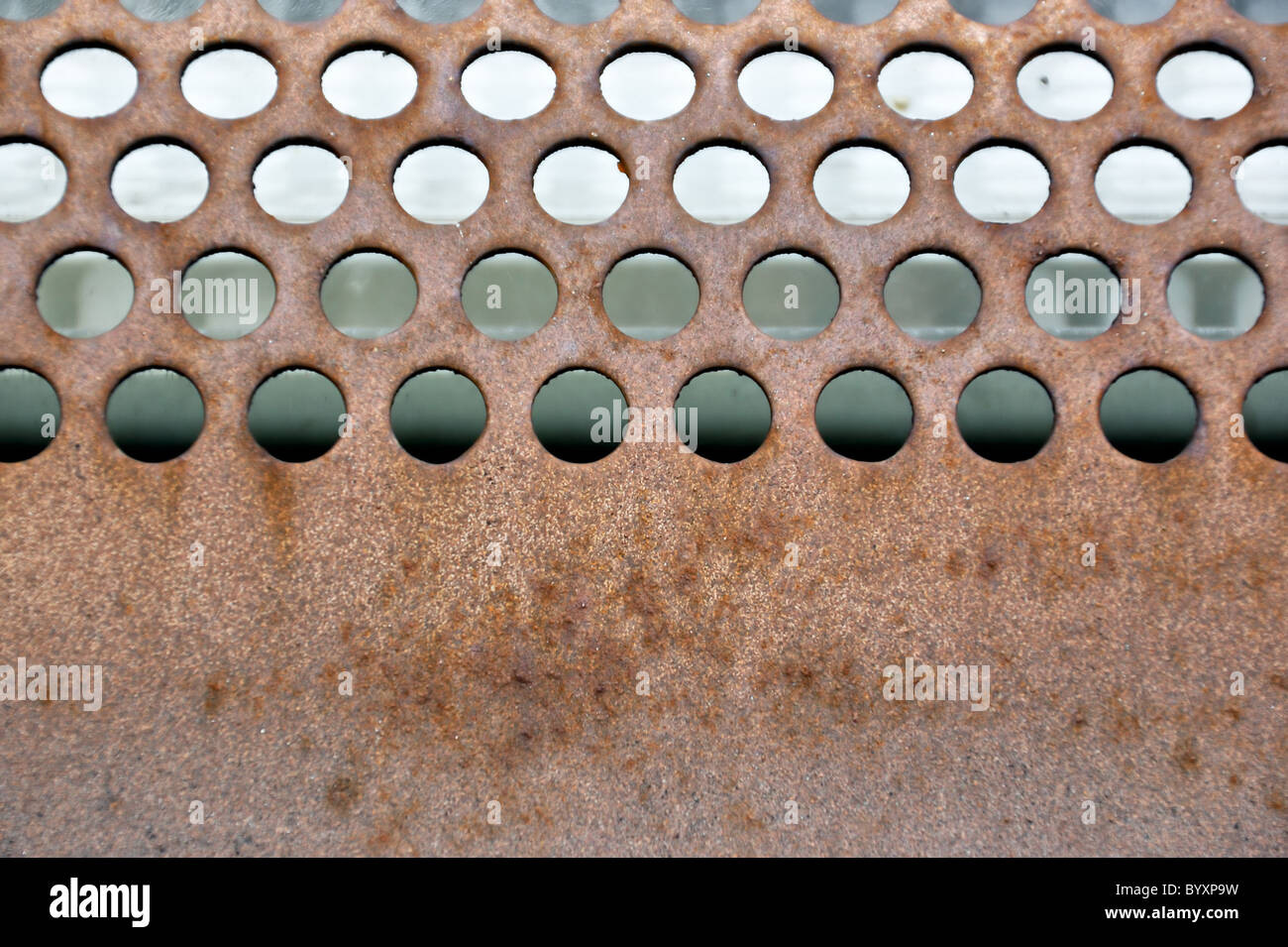 Rostige Kreise Oberfläche. Industrielle Grill Metall Hintergrundtextur. Stockfoto