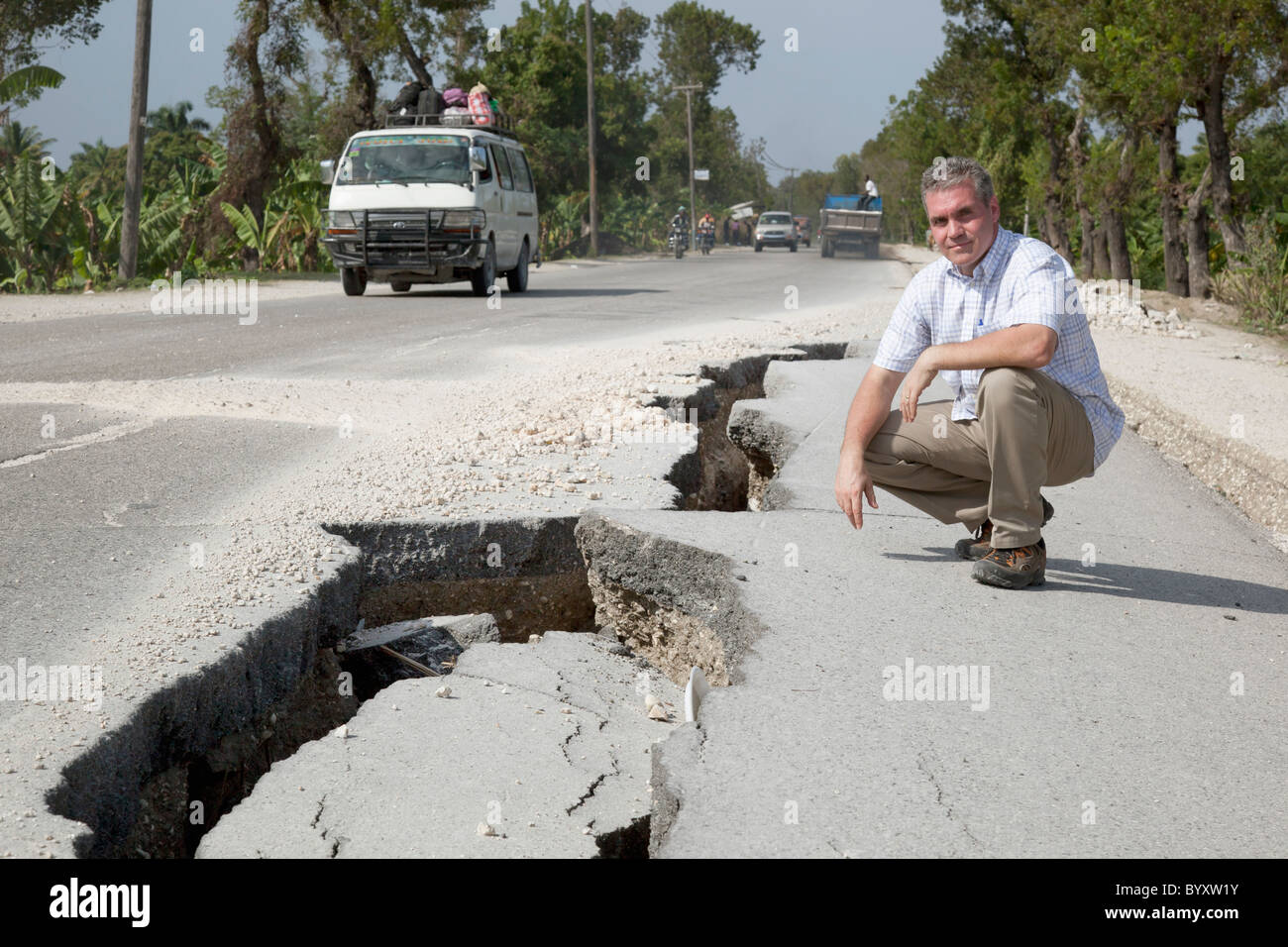 ein freiwilliger Besuch Haiti ist erstaunt über die Zerstörung, die ein Erdbeben verursachen können; Port-au-Prince, haiti Stockfoto