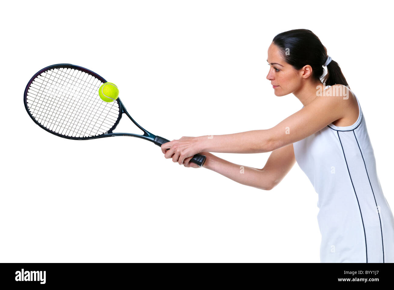 Foto von einer Frau spielen ein Tennis Vorhand Schuss, isoliert auf weiss. Stockfoto