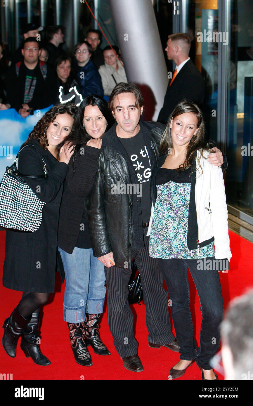 Dieter Landuris und Familie Deutschland-Premiere von "Die Fremde in Dir" ("The Brave One") im Kino CineStar Sony Center Stockfoto