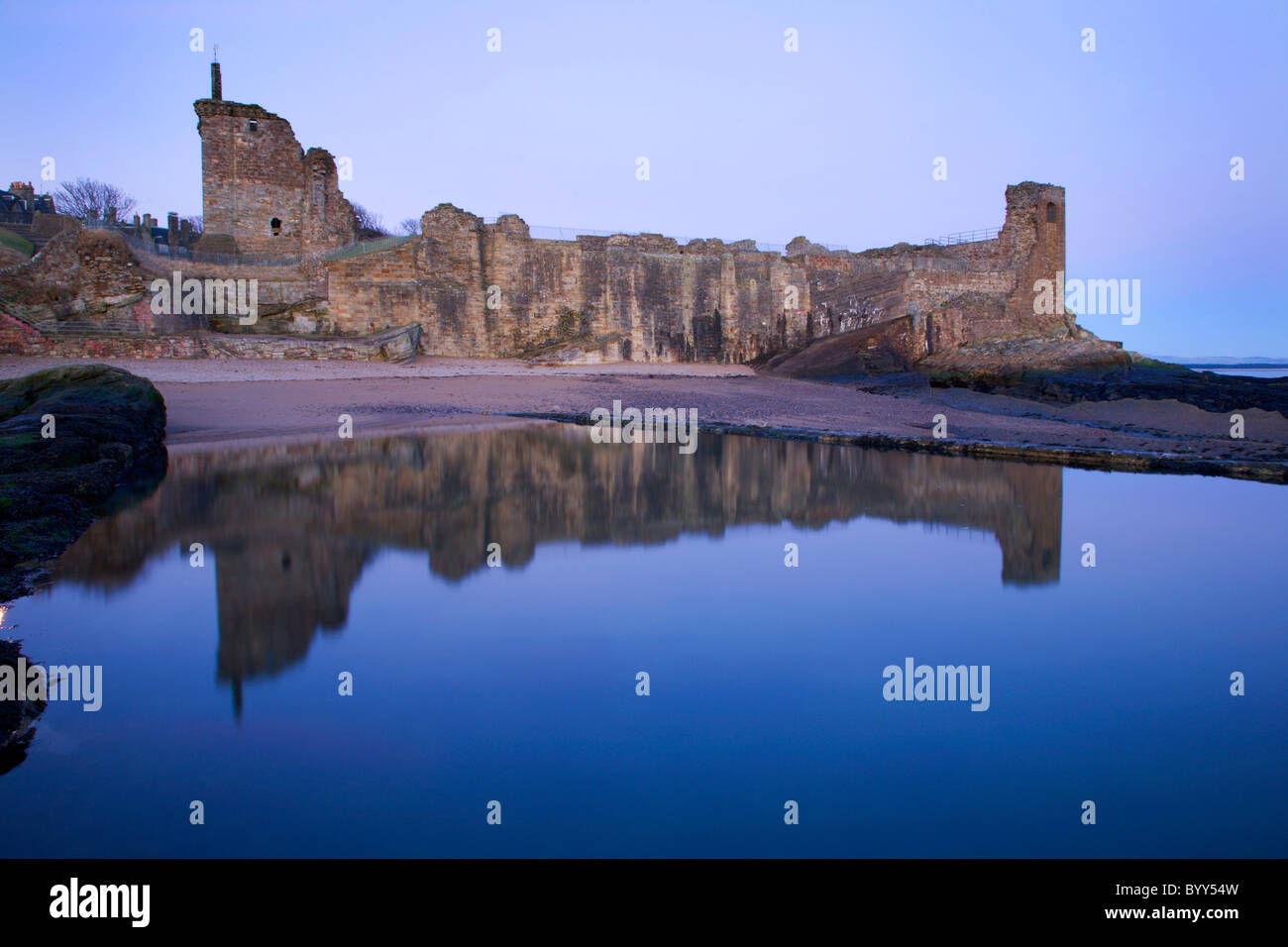 St Andrews Castle vor Dawn St Andrews Fife Schottland Stockfoto