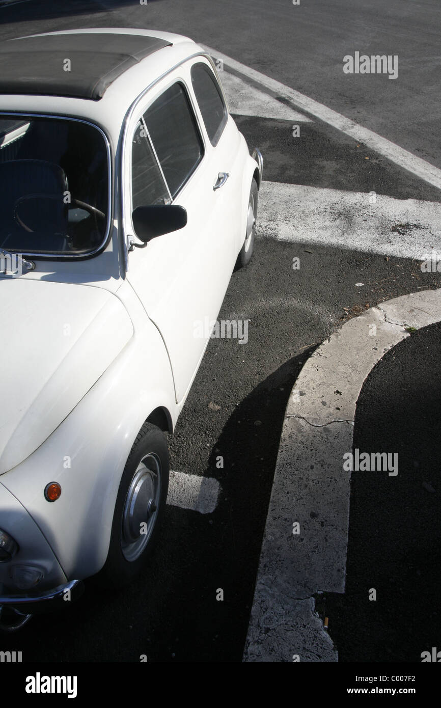 alten Fiat 500 in Rom Italien Stockfoto