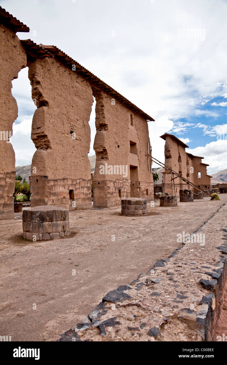 Die alten Inka Tempel Wiracocha bei Raqchi, Peru, Südamerika. Stockfoto