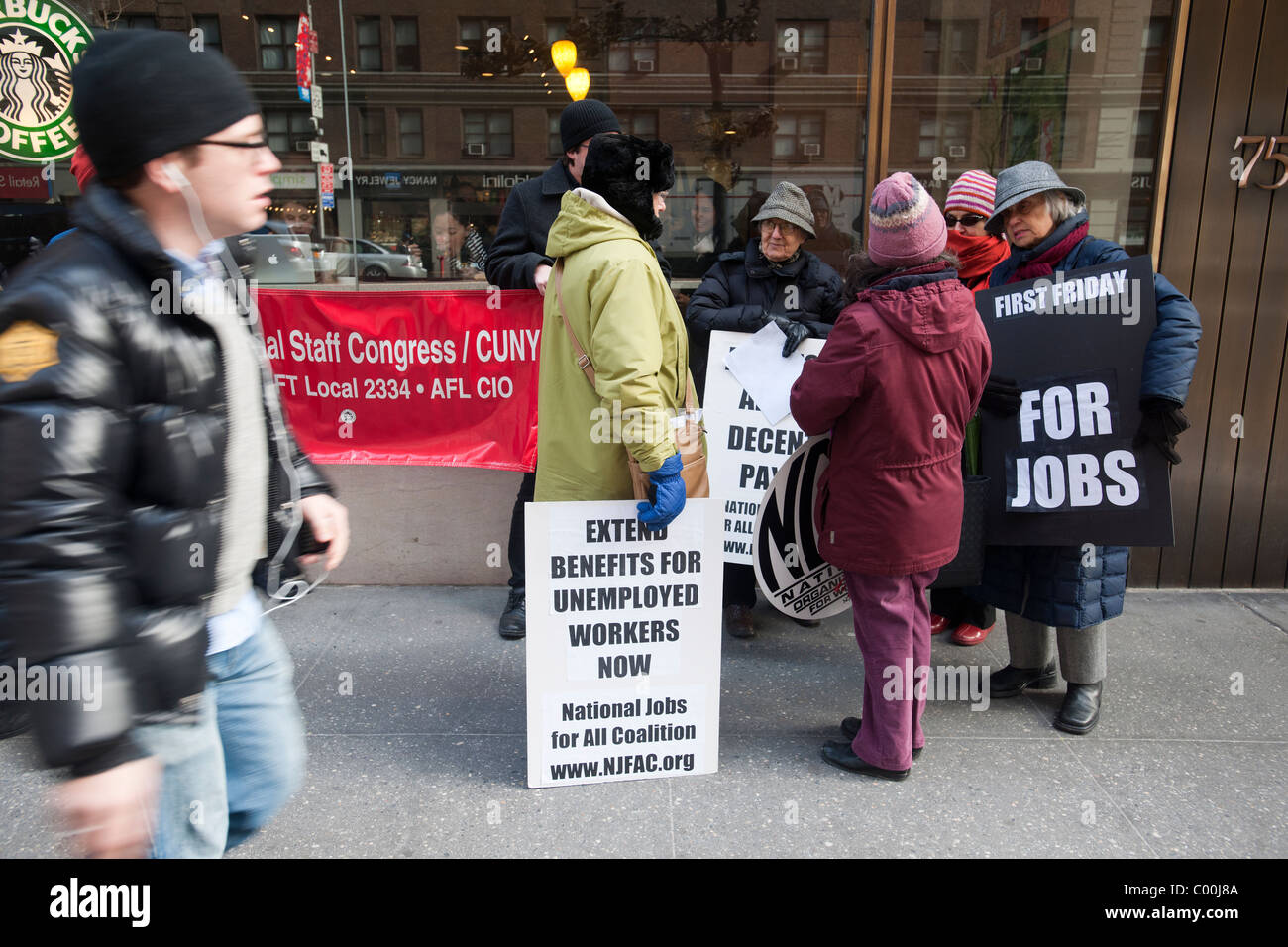 Protest für die Schaffung von Arbeitsplätzen durch die Regierung und die Ausweitung der Leistungen bei Arbeitslosigkeit Stockfoto