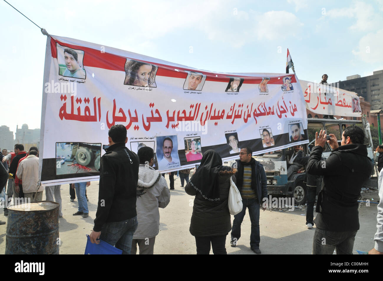 Szenen in und um Tahrir Sq als pro-demokratische Demonstranten versammeln Nachfrage-Änderung und der Beseitigung von Präsident Mubarak. Stockfoto