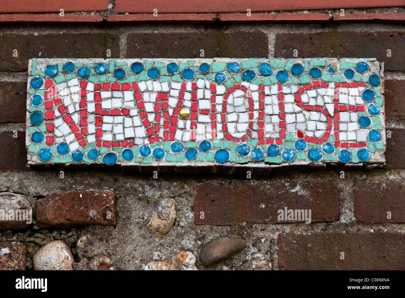 Haus Namensschild aus Keramik, Brunnen neben das Meer, Norfolk Stockfoto