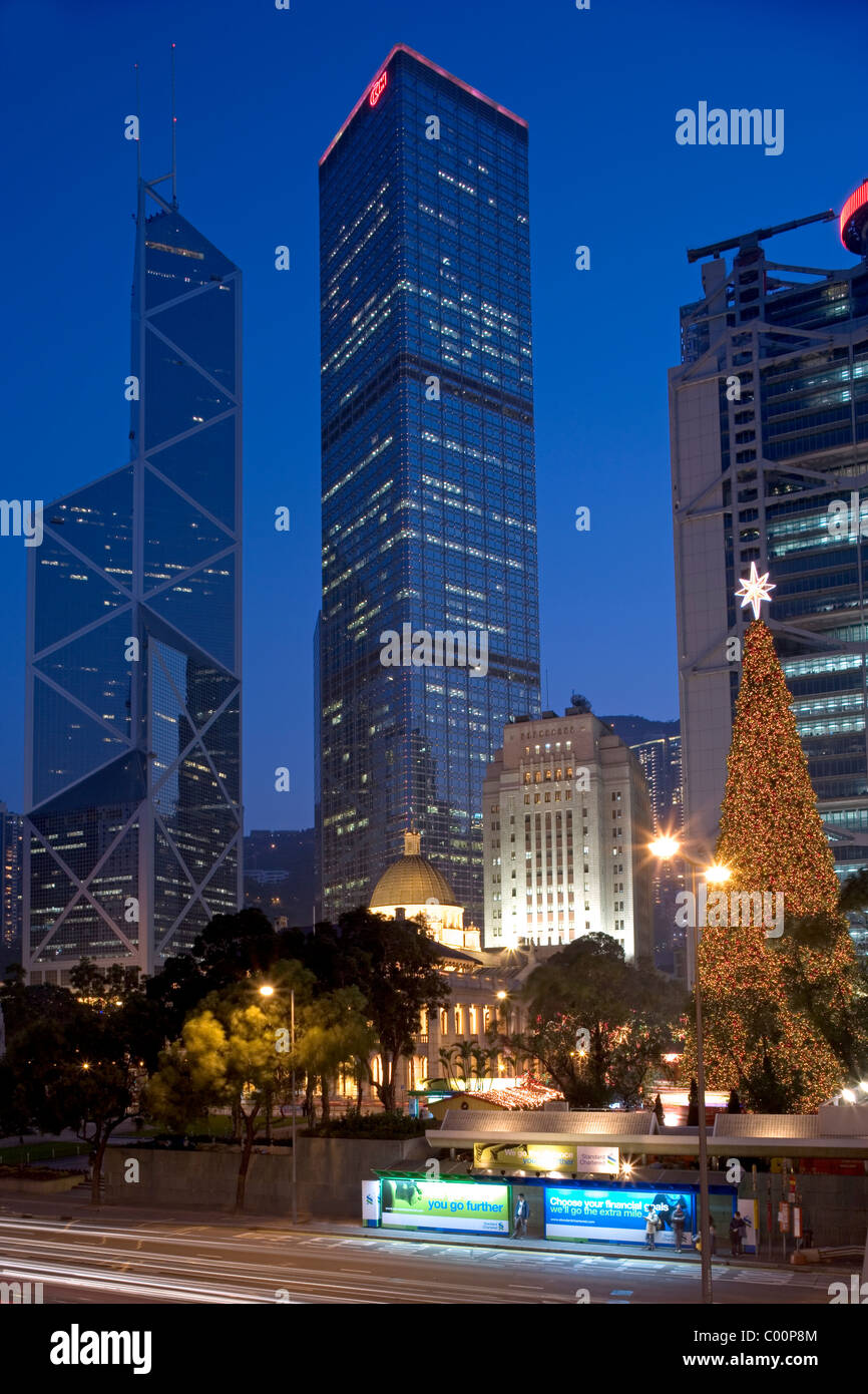 China, Hong Kong, Blick in Richtung des Gouverneurs Haus (teilweise verdeckt) und modernen Wolkenkratzern Stockfoto