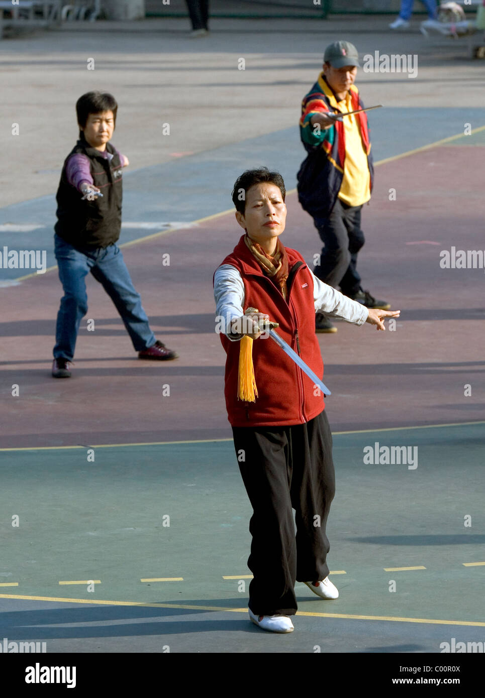 China, Hong Kong, Menschen praktizieren Tai Chi Stockfoto