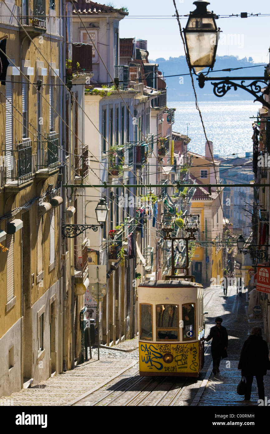 Bica Elevador aka Standseilbahn, Lissabon, Portugal Stockfoto