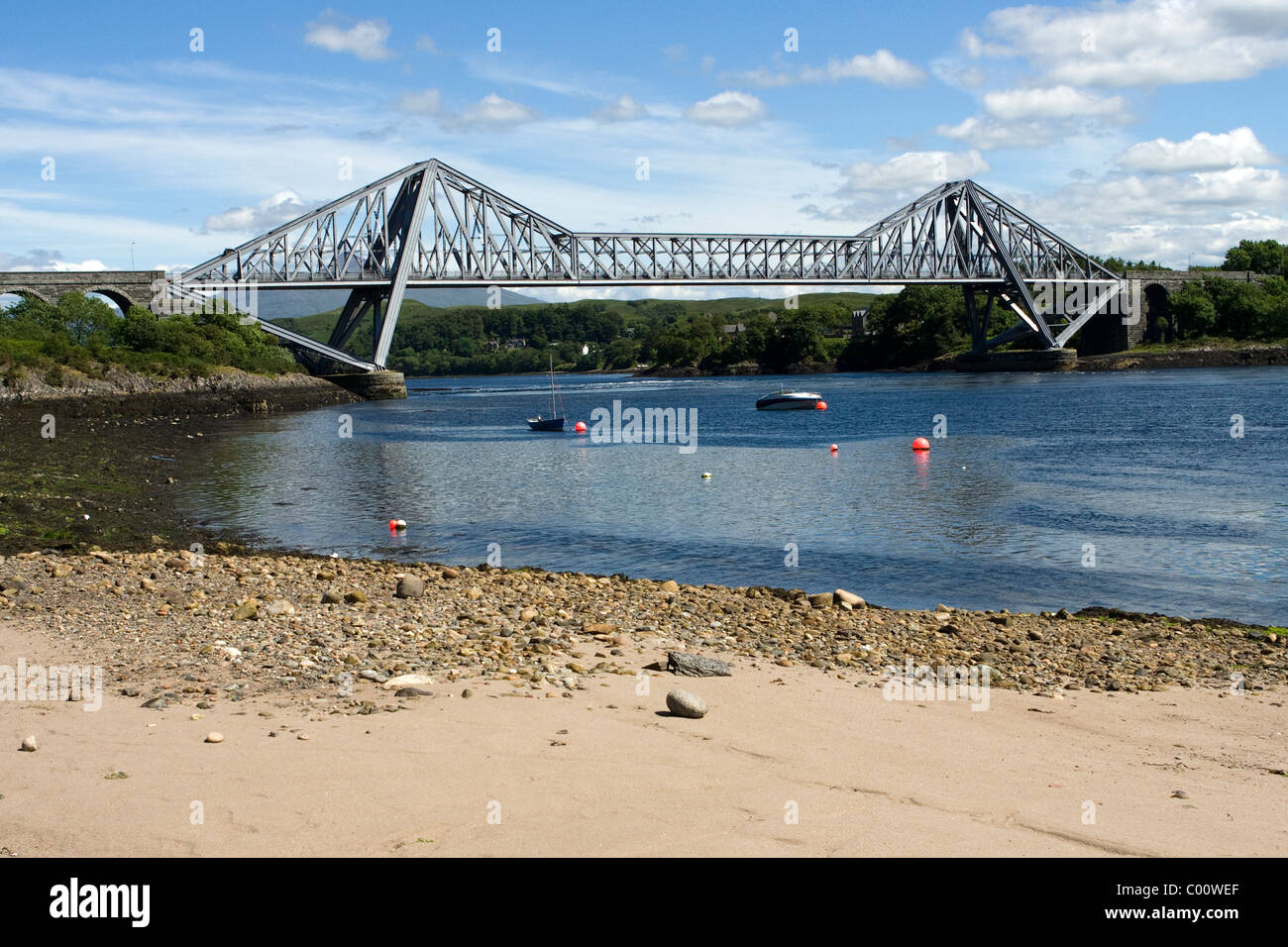 Connel Bridge, die Falls of Lora und Loch Etive Stockfoto