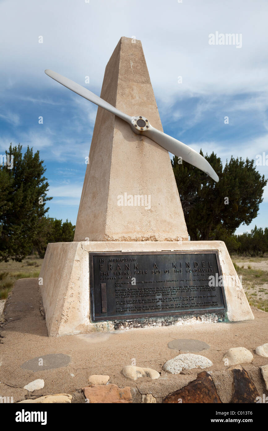 Denkmal für Frank A. Kindel der fliegenden Papierjunge der Guadalupes New Mexico USA Stockfoto